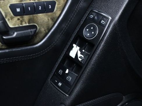 Used 2011 Mercedes-Benz C 63 AMG Sedan w/ Multimedia Pkg image 15