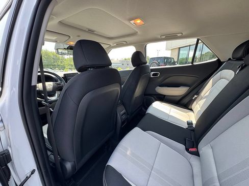 Used 2026 Hyundai Venue SEL FWD image 10