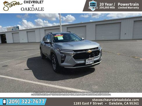 Certified 2024 Chevrolet Trax LT w/ Sunroof Package image 3