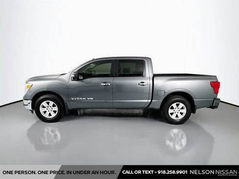 Used 2019 Nissan Titan SV w/ SV Convenience Package RWD image 8