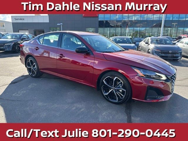 Used 2023 Nissan Altima 2.5 SR w/ SR Premium Package AWD/4WD image 1