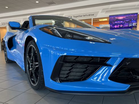Used 2024 Chevrolet Corvette Stingray Preferred Conv w/ Battery Protection Package RWD image 5