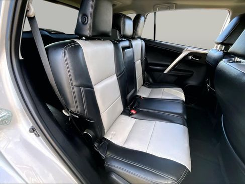 Used 2015 Toyota RAV4 XLE AWD/4WD image 19