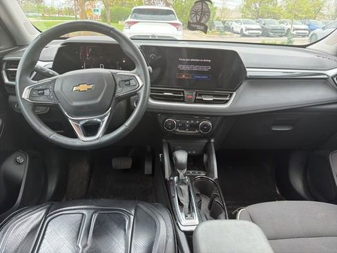 Used 2024 Chevrolet TrailBlazer LT w/ Convenience Package AWD/4WD image 7