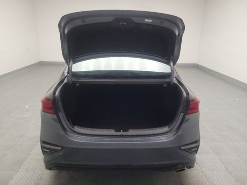 Used 2020 Kia Forte LXS FWD image 29