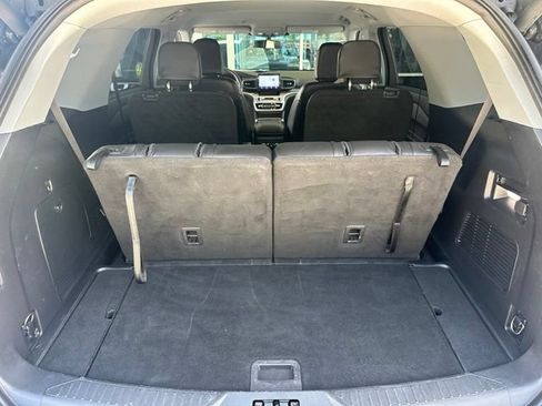 Used 2023 Ford Explorer XLT w/ Equipment Group 202A RWD image 17