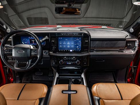 Used 2023 Ford F250 Platinum image 18