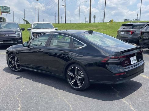 Used 2025 Honda Accord Sport image 5