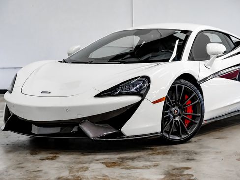Used 2017 McLaren 570S Coupe image 3