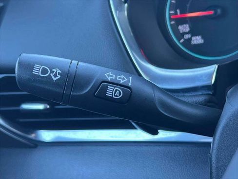 Used 2023 Chevrolet Traverse LT image 24