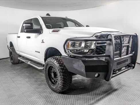 Used 2024 RAM 2500 Big Horn w/ Off Road Package AWD/4WD image 8