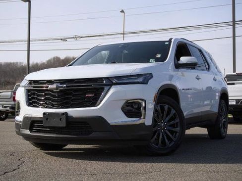 Used 2023 Chevrolet Traverse RS AWD/4WD image 5