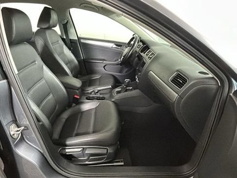 Used 2017 Volkswagen Jetta SE FWD image 30
