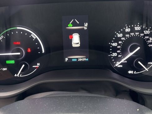 Used 2023 Toyota Sienna XLE image 18