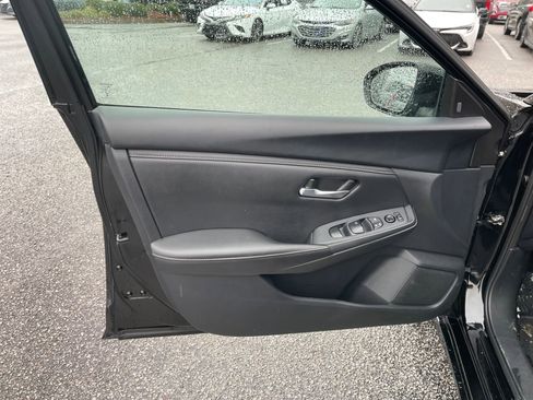 Used 2024 Nissan Sentra SV image 11