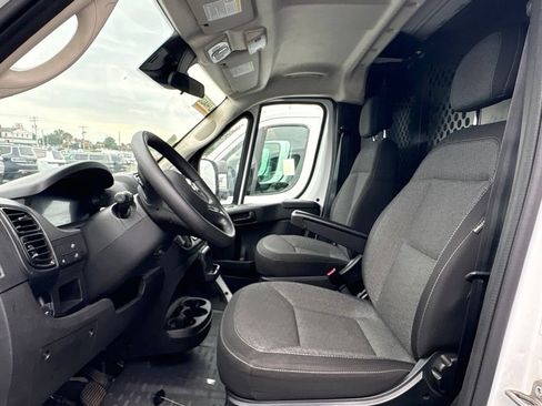 Used 2025 RAM ProMaster 2500 w/ U-Haul Equipment Group FWD image 6