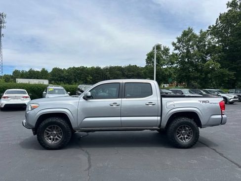 Used 2017 Toyota Tacoma SR RWD image 11