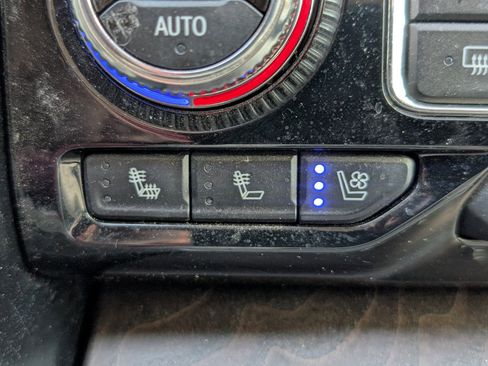 Used 2024 GMC Yukon Denali w/ LPO, Floor Liner Package RWD image 22