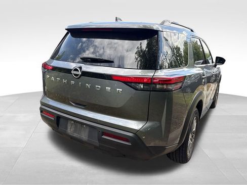 Used 2025 Nissan Pathfinder SV FWD image 3