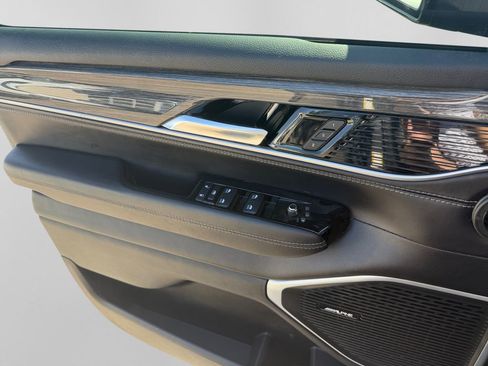 Used 2022 Jeep Wagoneer Series III image 14