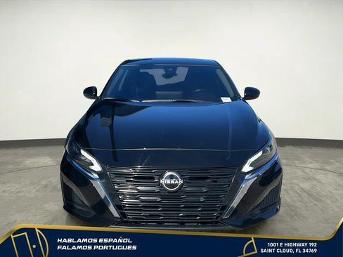 Used 2023 Nissan Altima 2.5 SV w/ SV Premium Package AWD/4WD image 9
