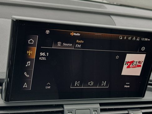 Certified 2025 Audi Q5 2.0T Premium image 17