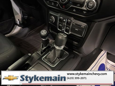 Used 2021 Jeep Wrangler Unlimited Sport w/ Technology Group image 15
