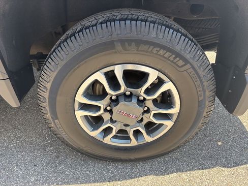 Used 2022 GMC Sierra 2500 SLT AWD/4WD image 9