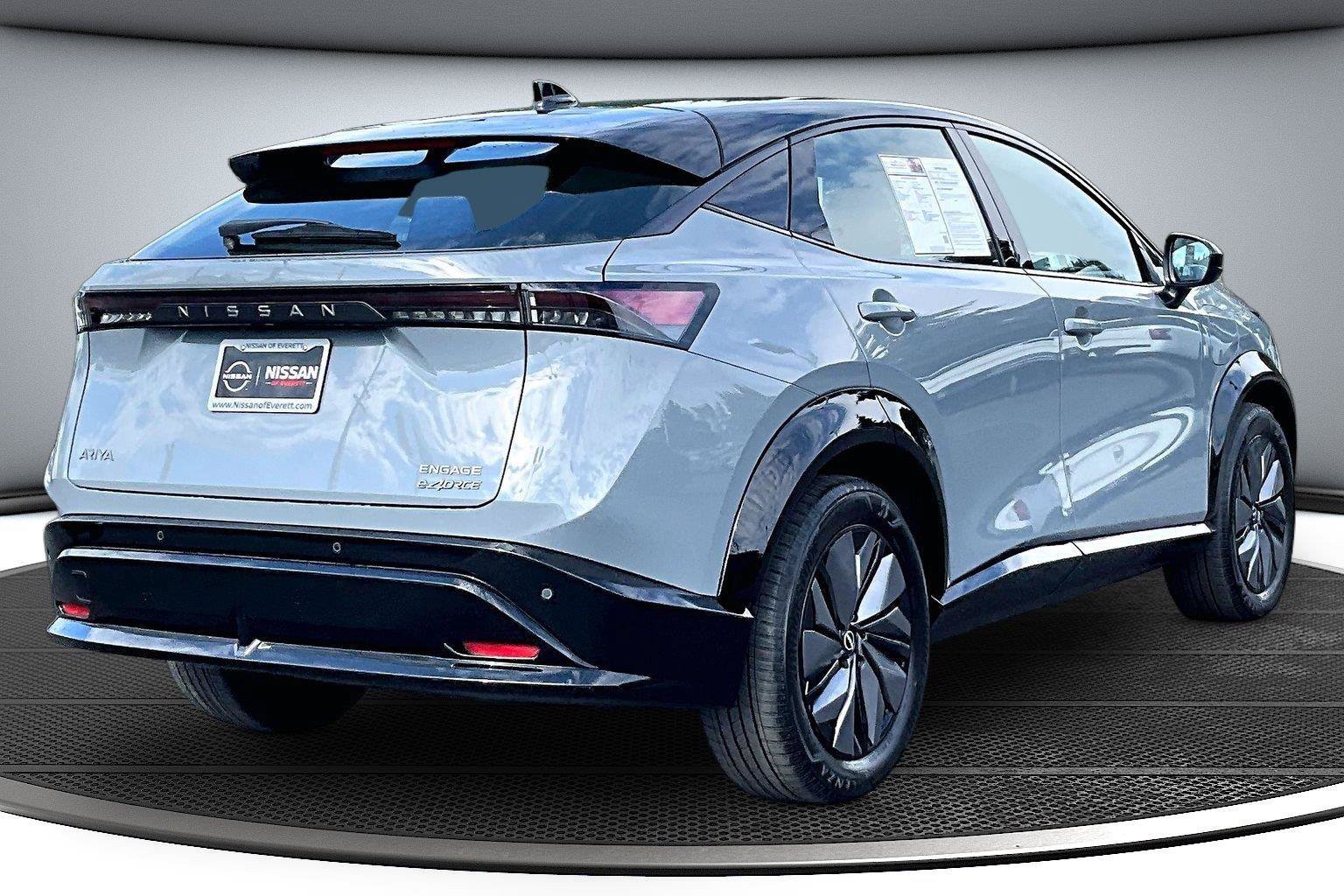 Used 2024 Nissan Ariya AWD image 7