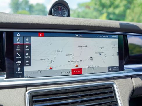 Used 2019 Porsche Panamera 4 AWD/4WD image 25