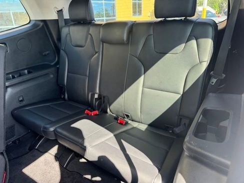 Certified 2024 Kia Telluride LX FWD image 11