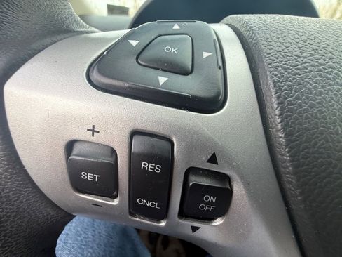 Used 2013 Ford Edge SEL image 19