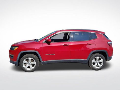 Used 2019 Jeep Compass Latitude w/ Popular Equipment Group AWD/4WD image 4