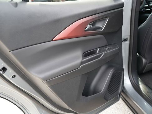 New 2025 Chevrolet Equinox EV RS FWD image 29