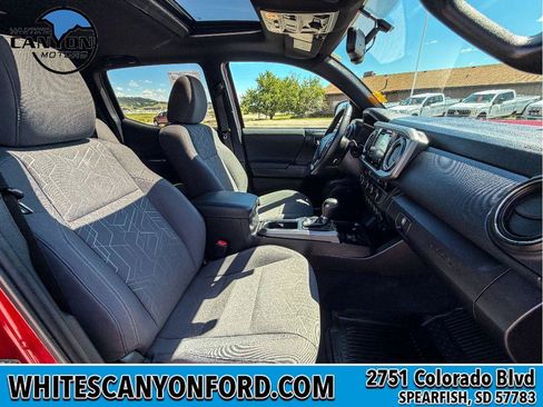 Used 2016 Toyota Tacoma TRD Off-Road AWD/4WD image 13