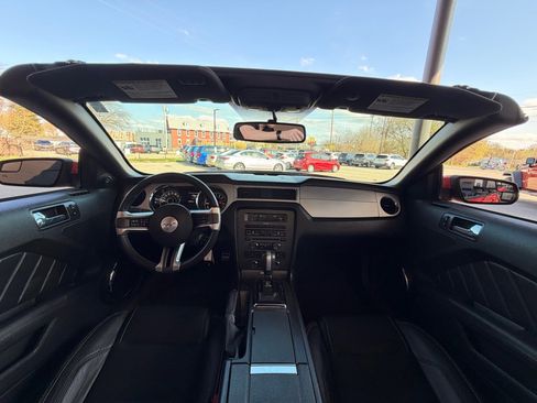 Used 2013 Ford Mustang Premium image 15