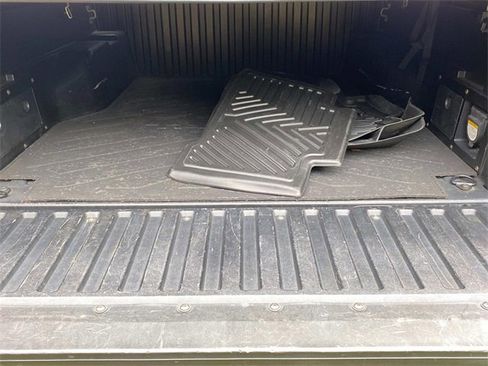 Used 2018 Toyota Tacoma TRD Sport image 32