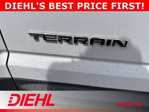 Used 2017 GMC Terrain SLT w/ Open Road Package AWD/4WD image 8