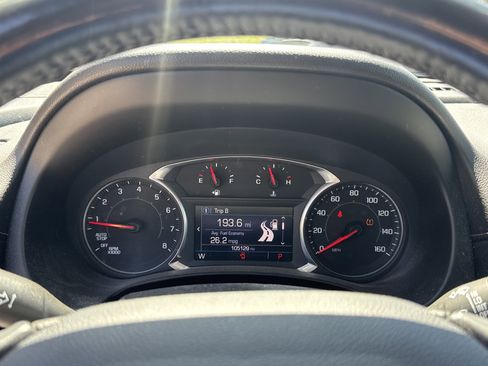 Used 2019 GMC Terrain SLE w/ Driver Convenience Package FWD image 9