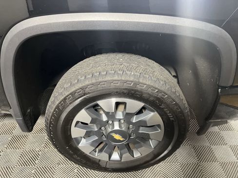 Used 2023 Chevrolet Silverado 2500 Custom w/ Custom Value Package image 10