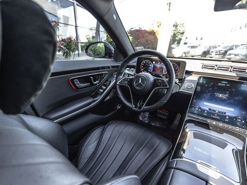 Used 2022 Mercedes-Benz S 500 4MATIC w/ AMG Line Package image 22