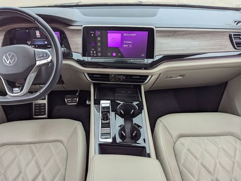 Used 2024 Volkswagen Atlas SEL Premium R-Line image 18