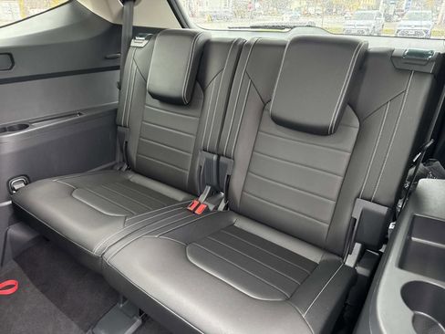 Certified 2025 Volkswagen Atlas SEL image 18