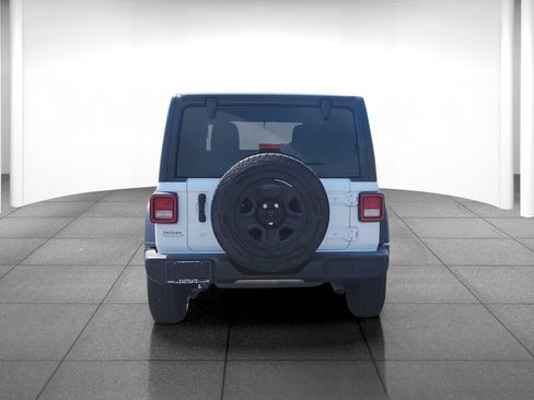 Used 2018 Jeep Wrangler Unlimited Sport AWD/4WD image 7
