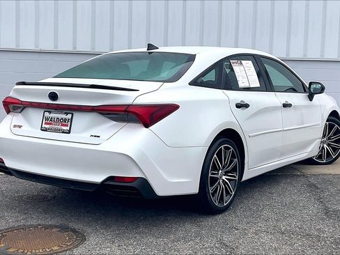 Used 2022 Toyota Avalon XSE image 17