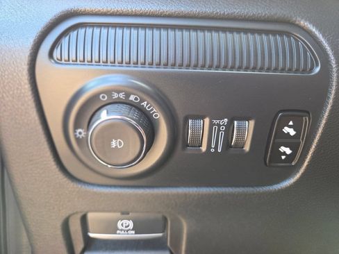Used 2024 Jeep Wagoneer Series II w/ Flexible Seating Group RWD image 32