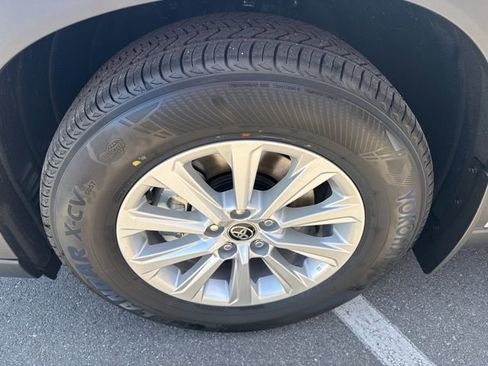 Certified 2026 Toyota Grand Highlander XLE FWD image 14