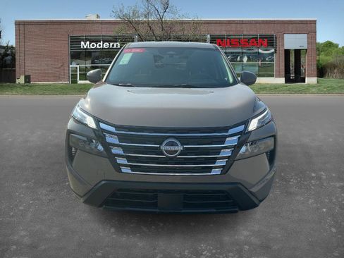 Certified 2024 Nissan Rogue SV image 6