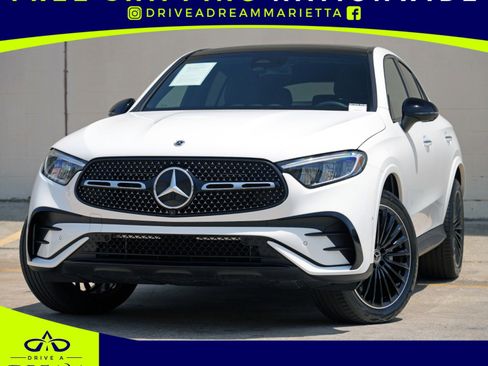 Used 2025 Mercedes-Benz GLC 300 4MATIC image 1