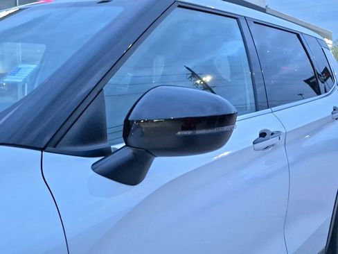 Used 2022 Mitsubishi Outlander SE FWD image 30